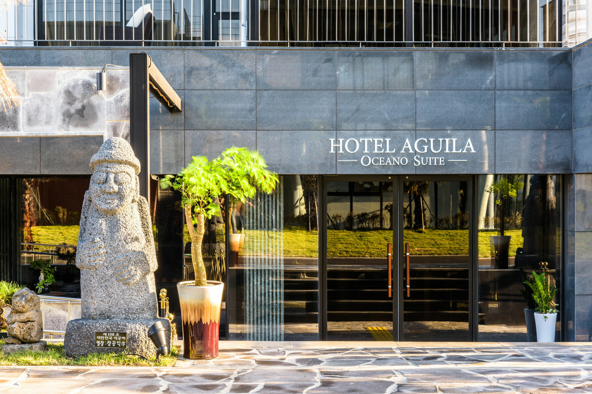 Aguila Hotel Jeju Oceano Suite Екстер'єр фото